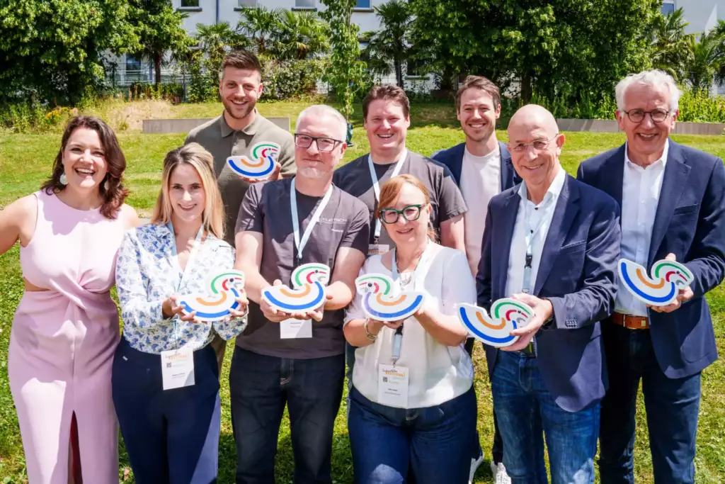 pressefoto entenrennen uebergabe foto swa udo geisler 2048x1365